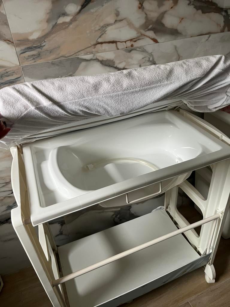 Table a langer/ baignoire, Enlèvement, Utilisé