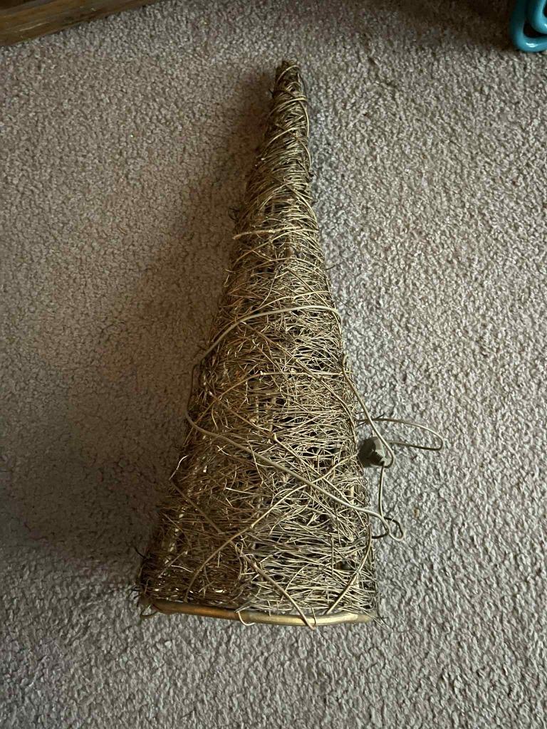 kerstboom riet 58cm hoog met licht, Ophalen of Verzenden, Zo goed als nieuw