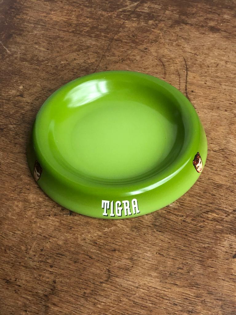 Collector! Cendrier TIGRA vert métal ashtray ninetie's, Collections, Articles de fumeurs, Briquets & Boîtes d'allumettes, Envoi