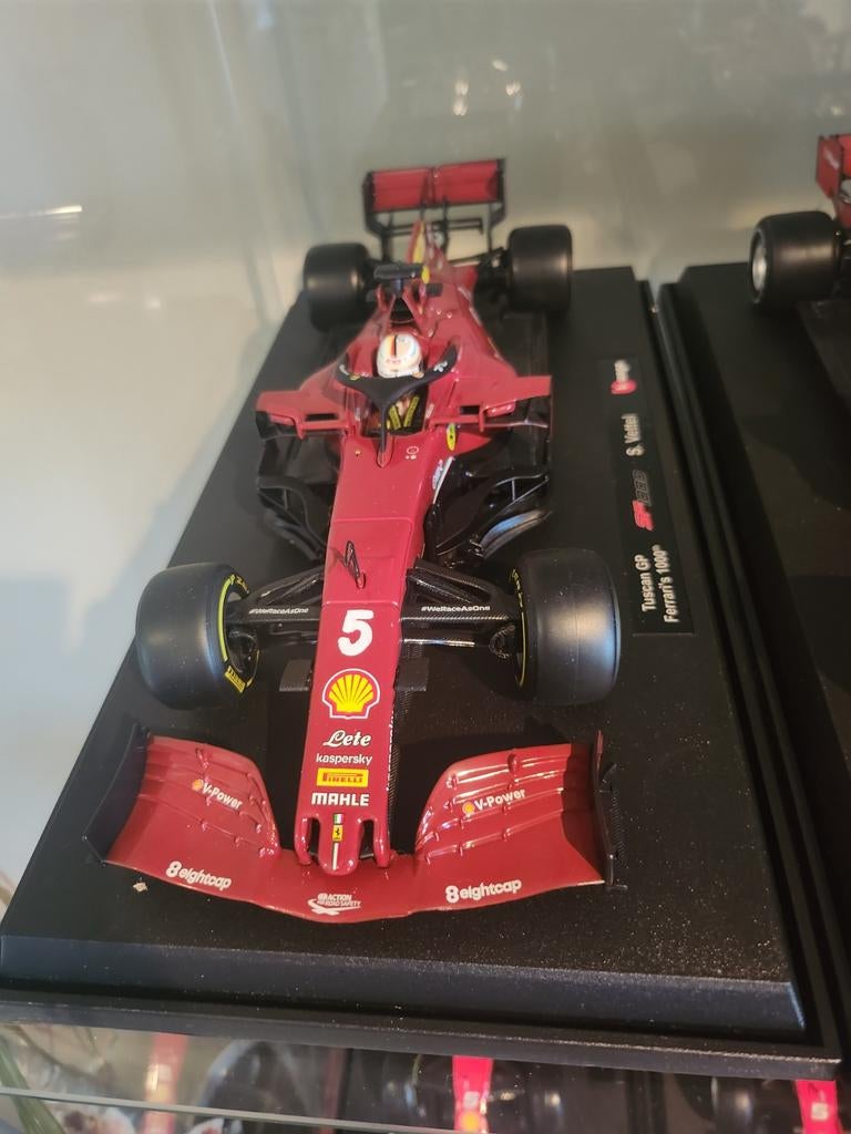 Burago F1 1/18 Seb Vettel x6, Ophalen of Verzenden