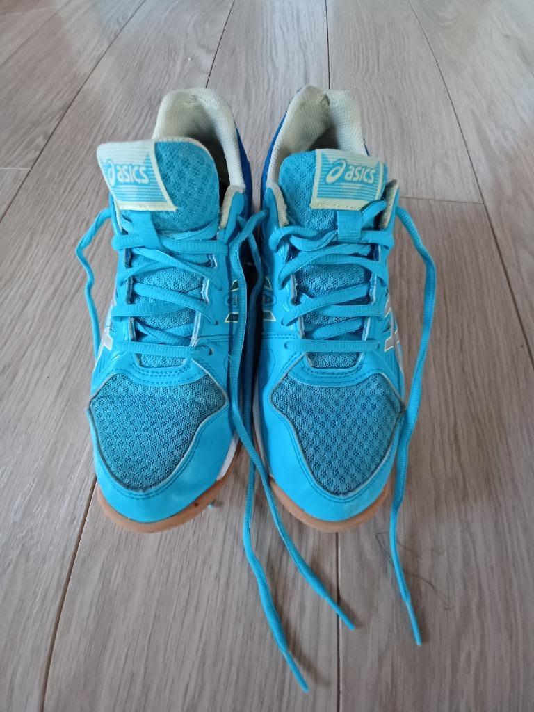 Indoor sportschoenen Asics in maat 39 in goede staat, Kleding | Dames, Schoenen, Ophalen, Blauw, Sportschoenen, Gedragen