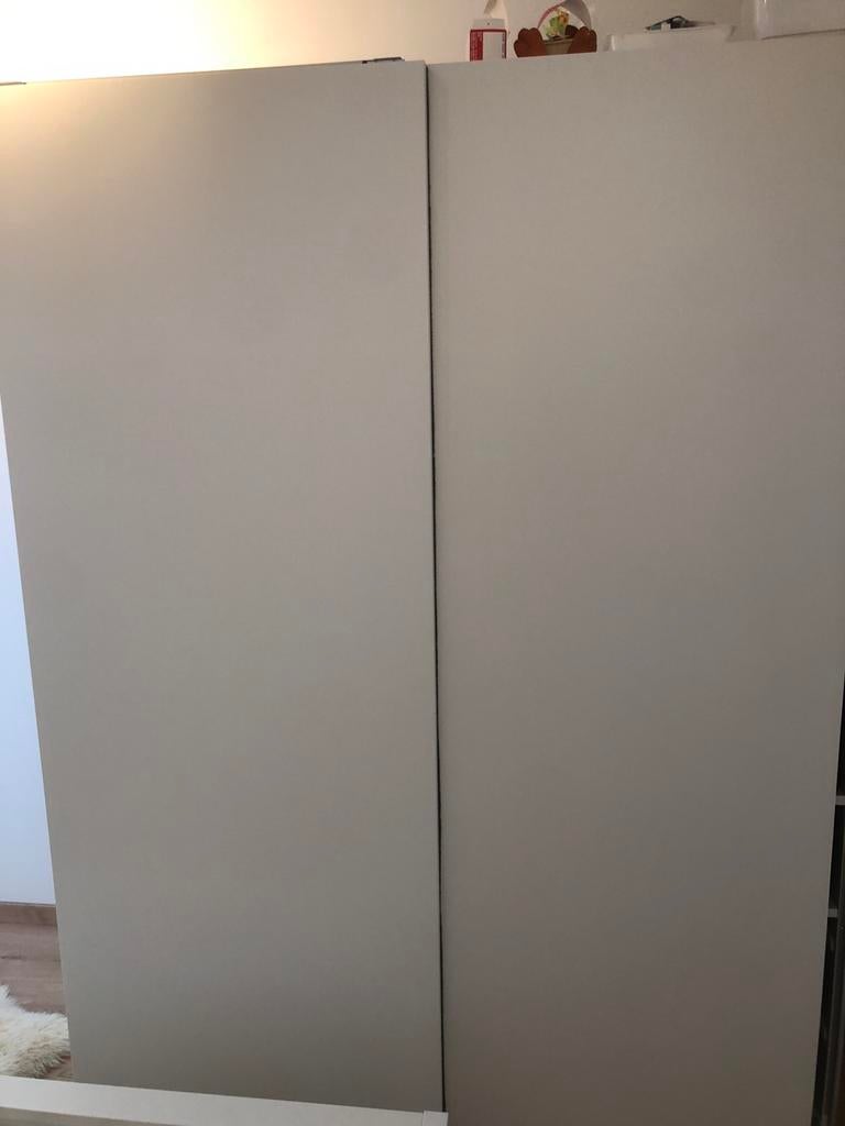 Kleerkast van Ika, Ophalen