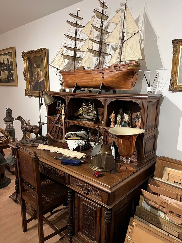 Antieke bureau uit pastorie van Borsbeek, Antiek en Kunst, Ophalen
