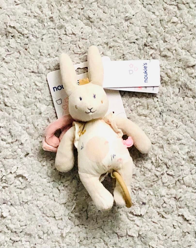 jouet fille bébé doudou peluche musical Noukies lapin pili, Nieuw, Konijn