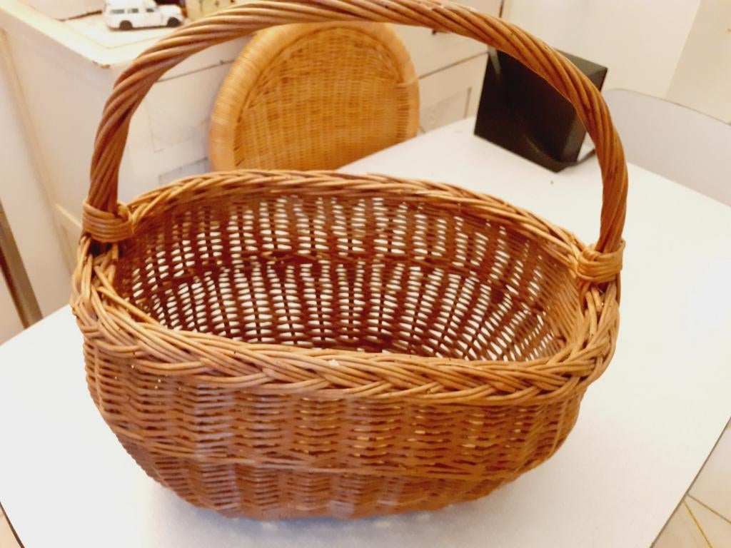 Panier de transport robuste en rotin., Enlèvement ou Envoi, Comme neuf