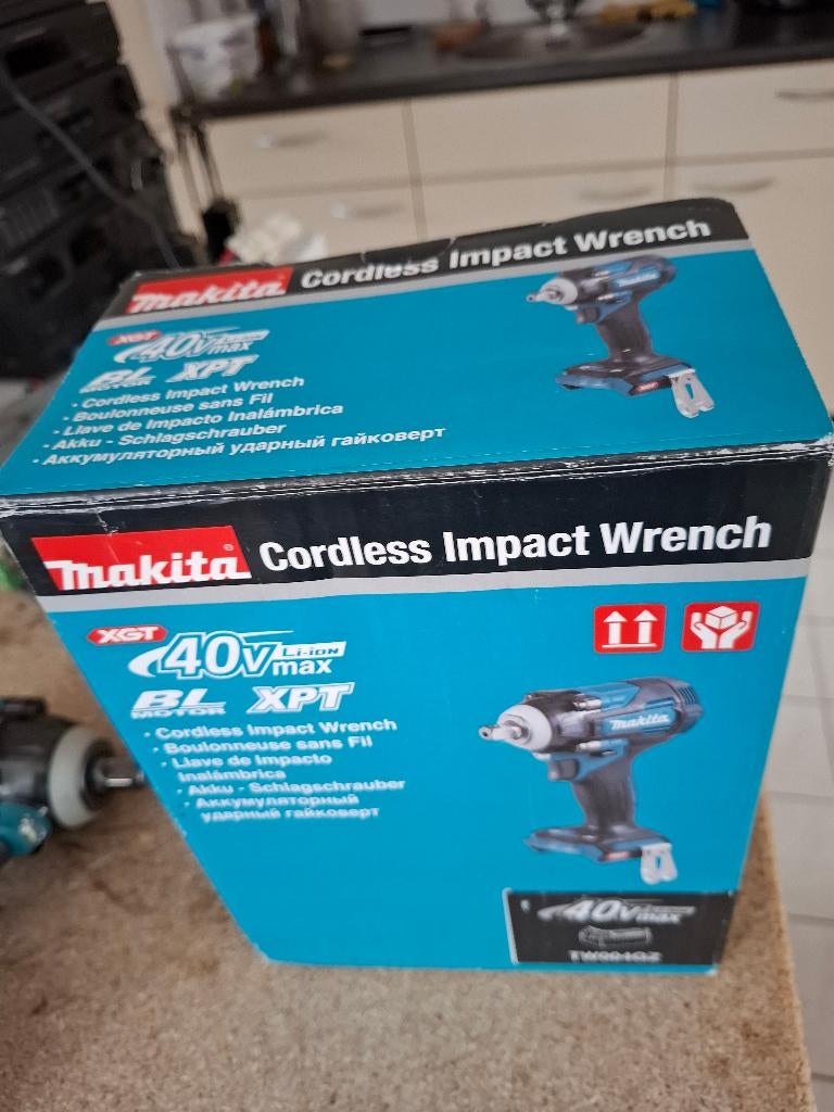 Makita slagmoersleutel, Ophalen, Nieuw