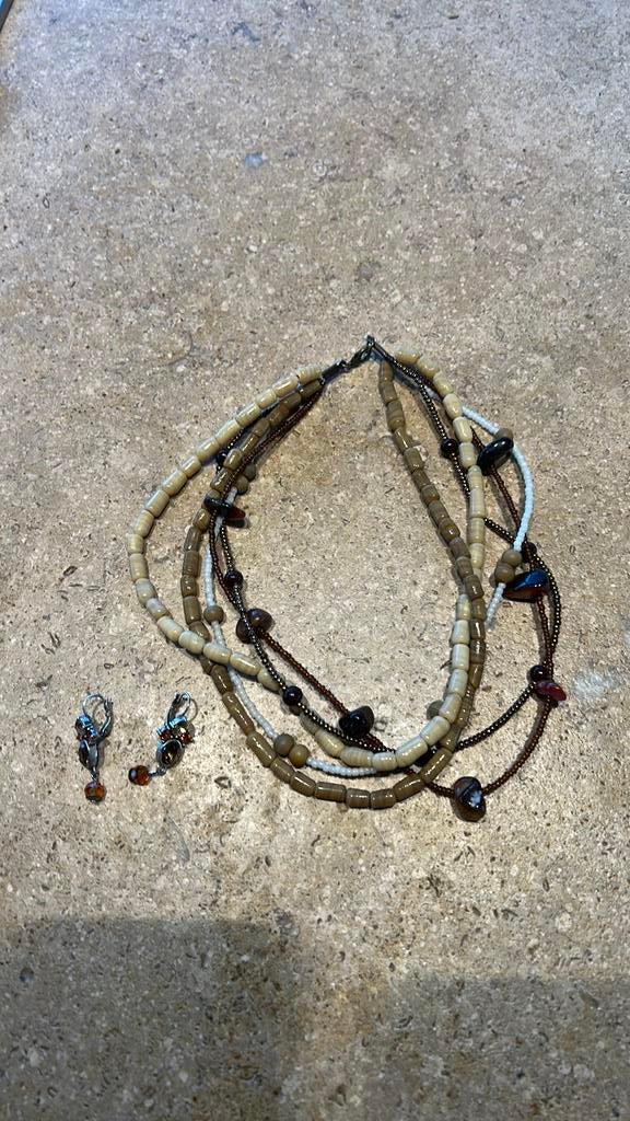 Ketting en oorbellen, Ophalen, Zo goed als nieuw