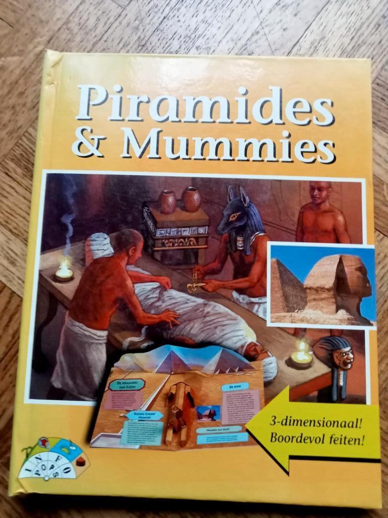 Piramides & Mummies 3-dimensionaal!, Ophalen of Verzenden, Gelezen