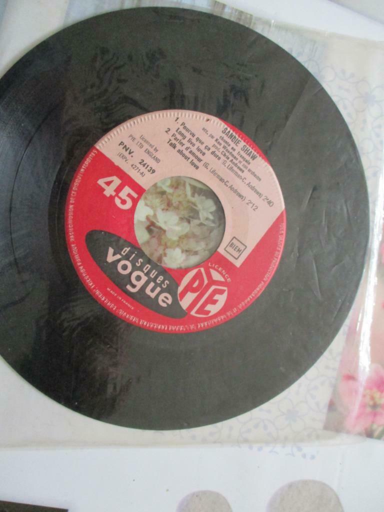 DISQUE VINYL 45 TOURS. SANDIE SHAW. "POURVU QUE CA DURE"., Enlèvement ou Envoi, Autres genres, Maxi single