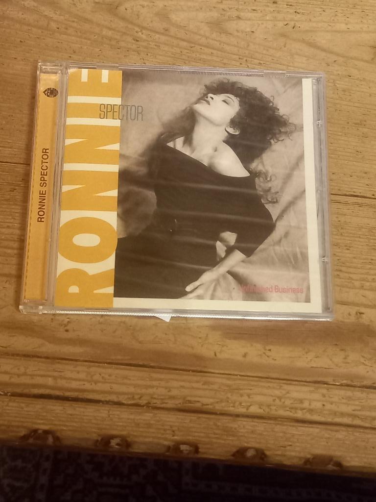 Cd van Ronnie Spector, Enlèvement ou Envoi, Comme neuf, Pop rock