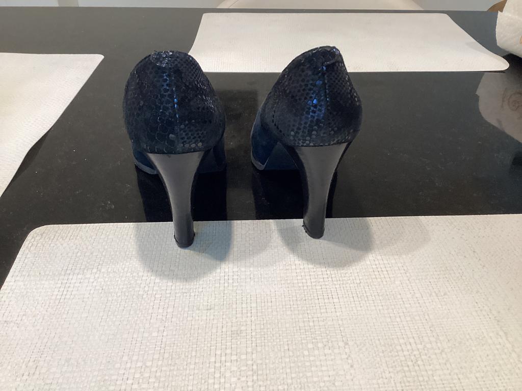 Schoenen pumps 37,5, Kleding | Dames, Ophalen, Zo goed als nieuw, Pumps