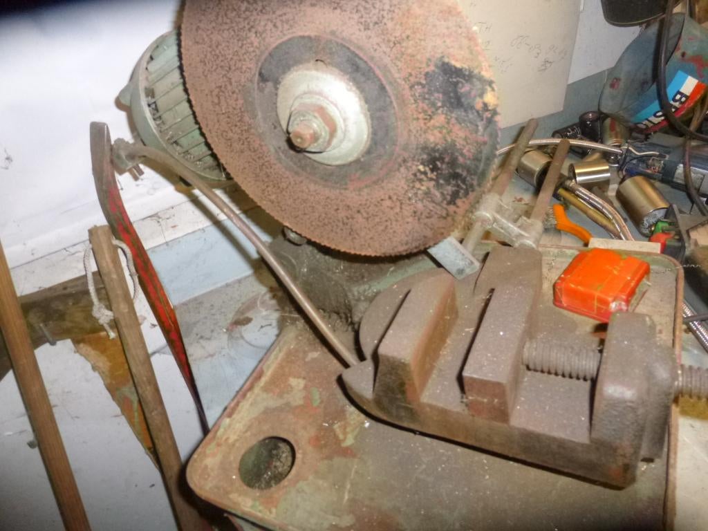 Afkortzaag metaalzaag 220 volt machine ijzerzaag cirkelzaag, Doe-het-zelf en Bouw, Gereedschap | Zaagmachines, Ophalen of Verzenden