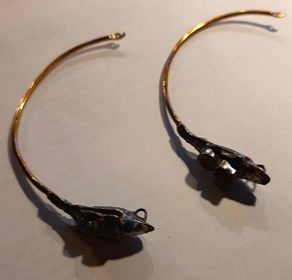 TEMPEL JUWEEL :  OOSTERSE OORBELLEN, Handtassen en Accessoires, Antieke sieraden, Ophalen, Oorbellen