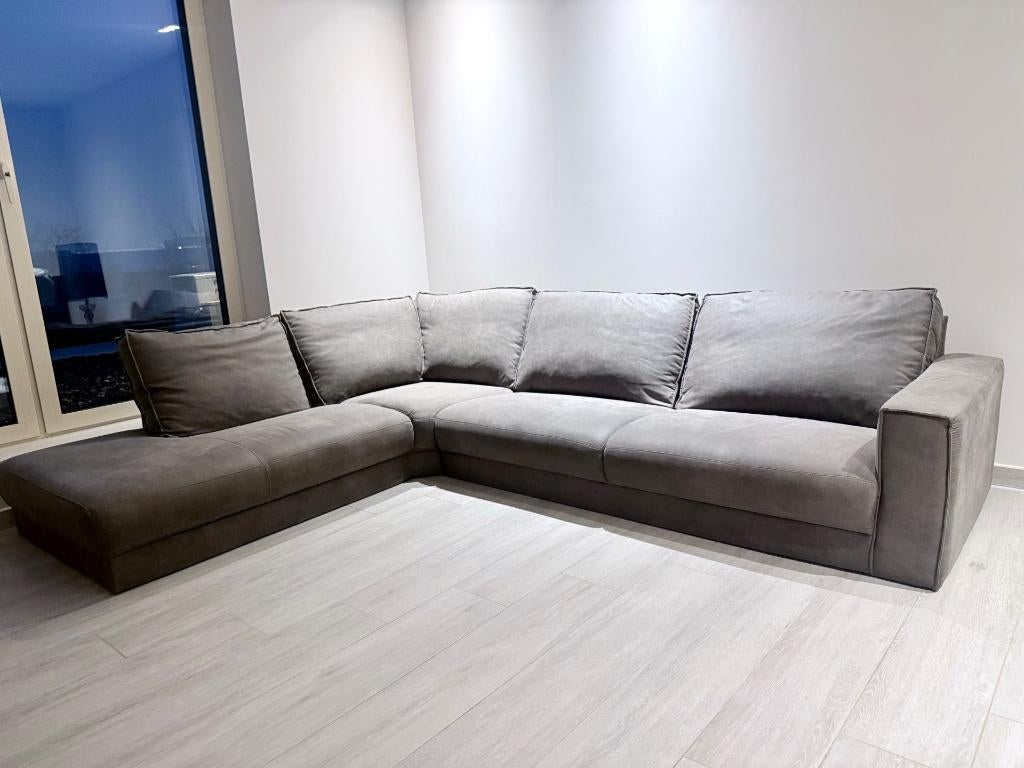 Moderne grijze zetel met longchair, Huis en Inrichting, Ophalen, Stof