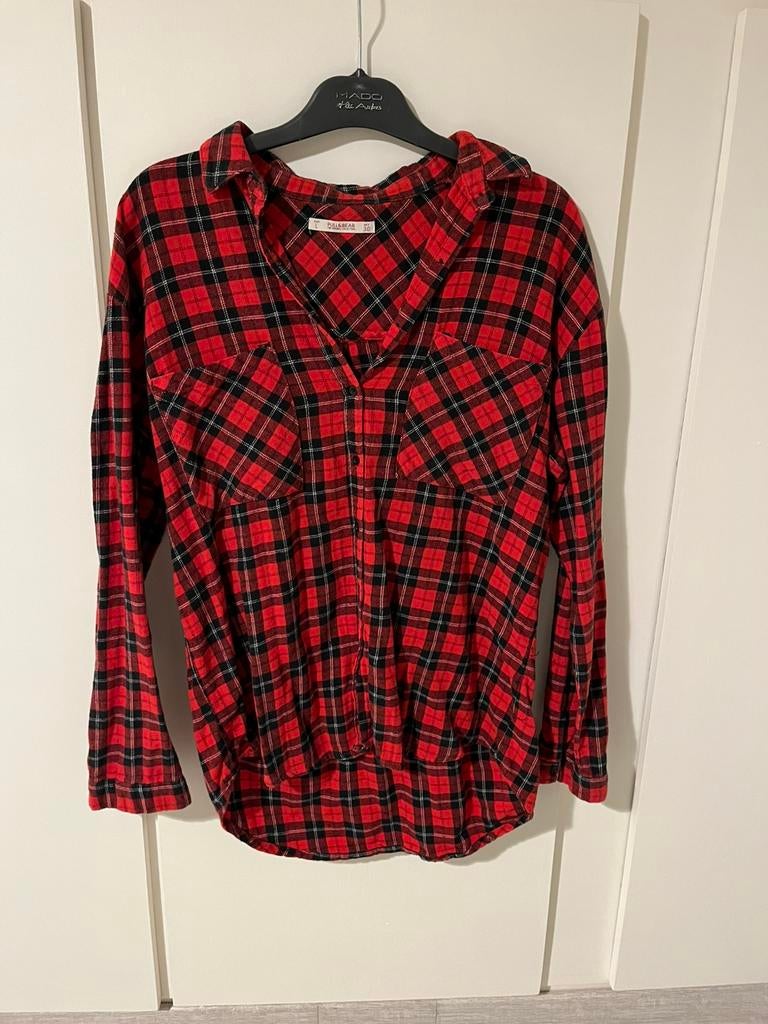 Chemise à carreaux taille L, Enlèvement ou Envoi, Taille 42/44 (L), Rouge, Pull & Bear