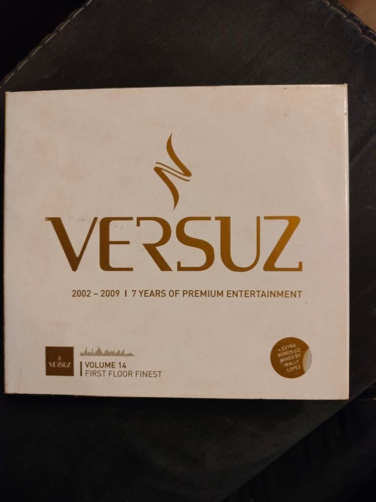 Lot versuz Pool lounge finest et volume 14, Enlèvement ou Envoi, Utilisé