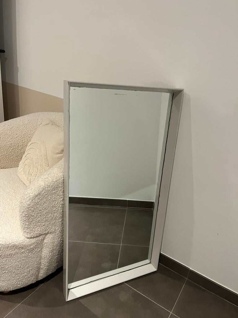 Spiegel met witte houten kader, Ophalen, Zo goed als nieuw
