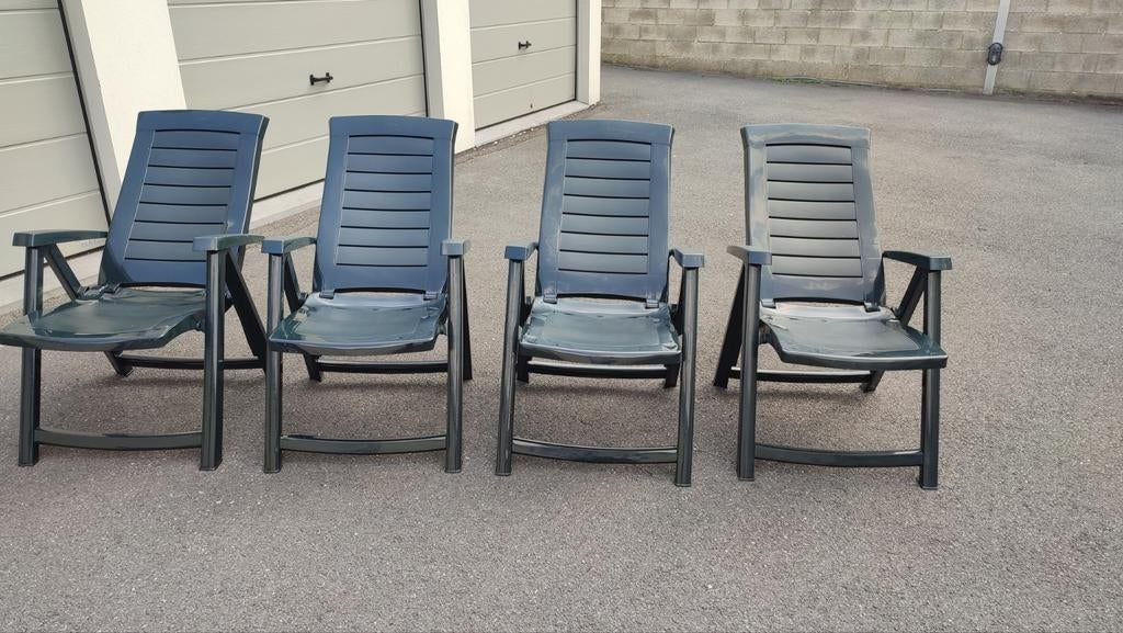 4 groene tuinstoelen, Ophalen, Zo goed als nieuw