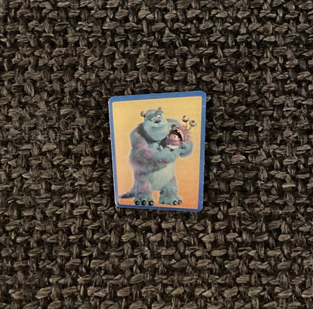 PIN - DISNEY - PIXAR - MONSTERS INC., Verzamelen, Verzenden, Zo goed als nieuw, Figuurtje, Speldje of Pin