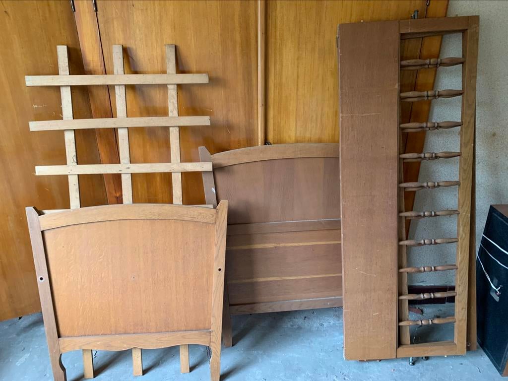 Retro vintage stevig babybedje L 135 cm Kop onder 65 cm, Ophalen
