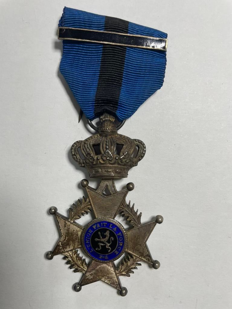 Lot 33 : Médaille, Enlèvement ou Envoi