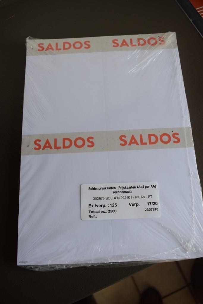étiquettes en papier perforé 4 par feuille, Enlèvement