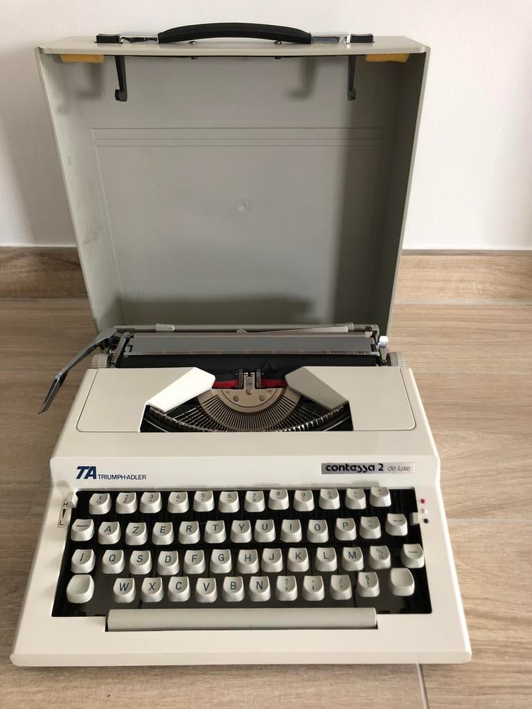 TA Triumph -Adler typemachine, Enlèvement, Utilisé