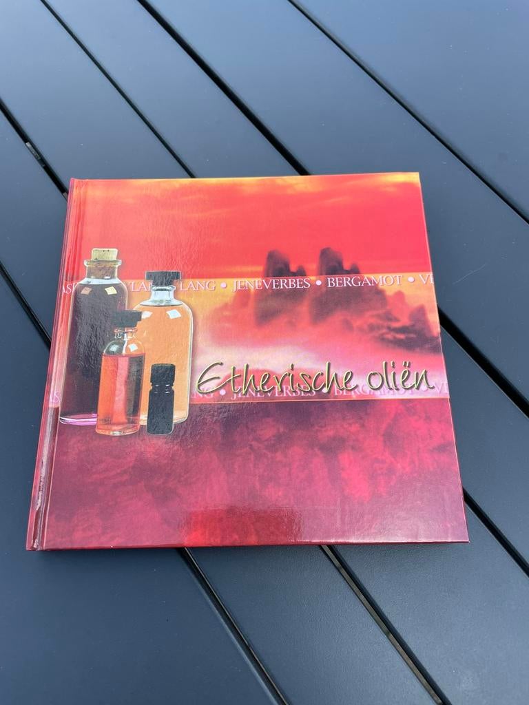 Boekje Etherische Olien, Boeken, Ophalen of Verzenden, Zo goed als nieuw