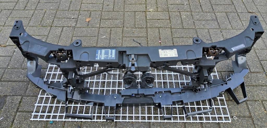 Support radiateurs face avant Range rover sport L320, Enlèvement ou Envoi, Utilisé, Avant, Rover