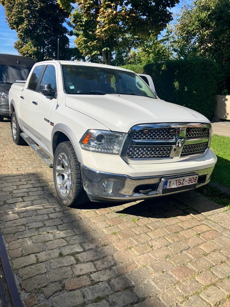Dodge Ram 1500 hemi laramie, Auto's, Automaat, 295 kW, Wit, Leder
