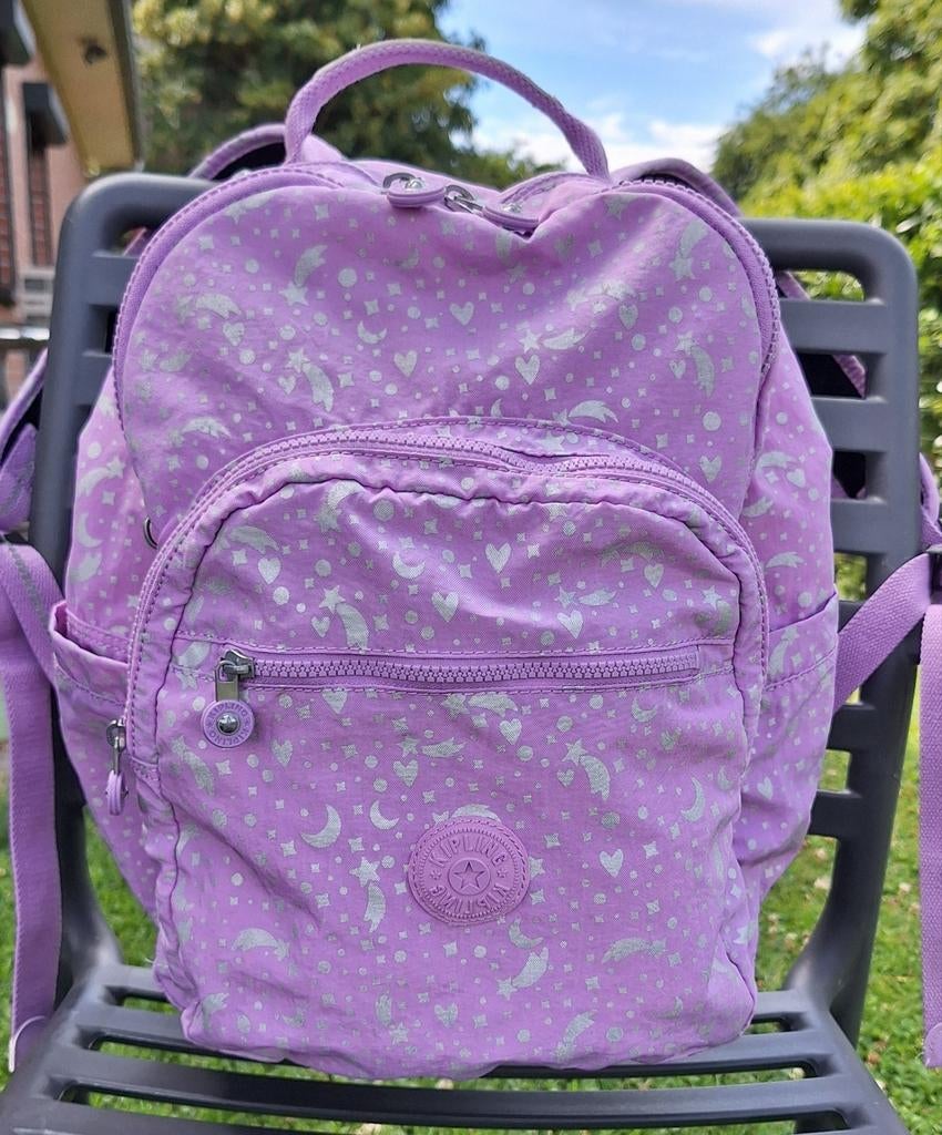 Grand sac à dos Kipling violet métallique., Bijoux, Sacs & Beauté, Sacs | Cartables, Enlèvement ou Envoi, Comme neuf, Violet, Sac à dos