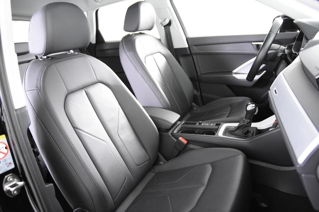 Audi Q3 35TDi S-Tronic *1ste Eigenaar*Leer*Navigatie*, 118 g/km, 4 cilinders, 2000 kg, Zwart