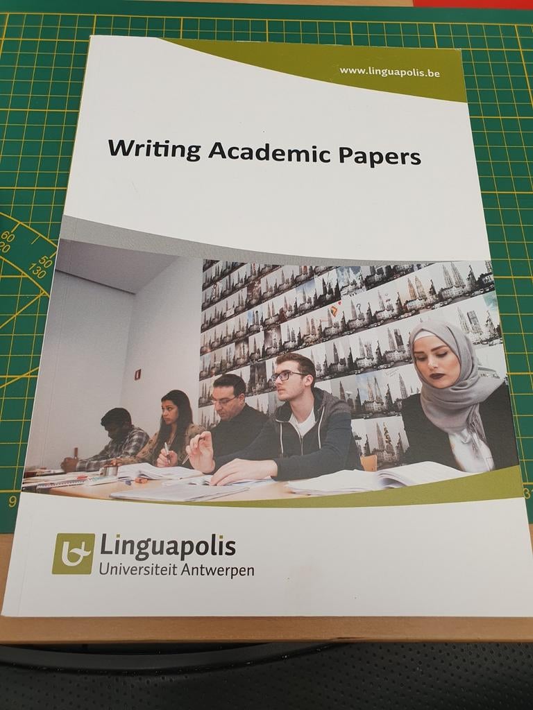 Writing Academic Papers Linguapolis UA, Boeken, Studieboeken en Cursussen, Ophalen of Verzenden, Zo goed als nieuw