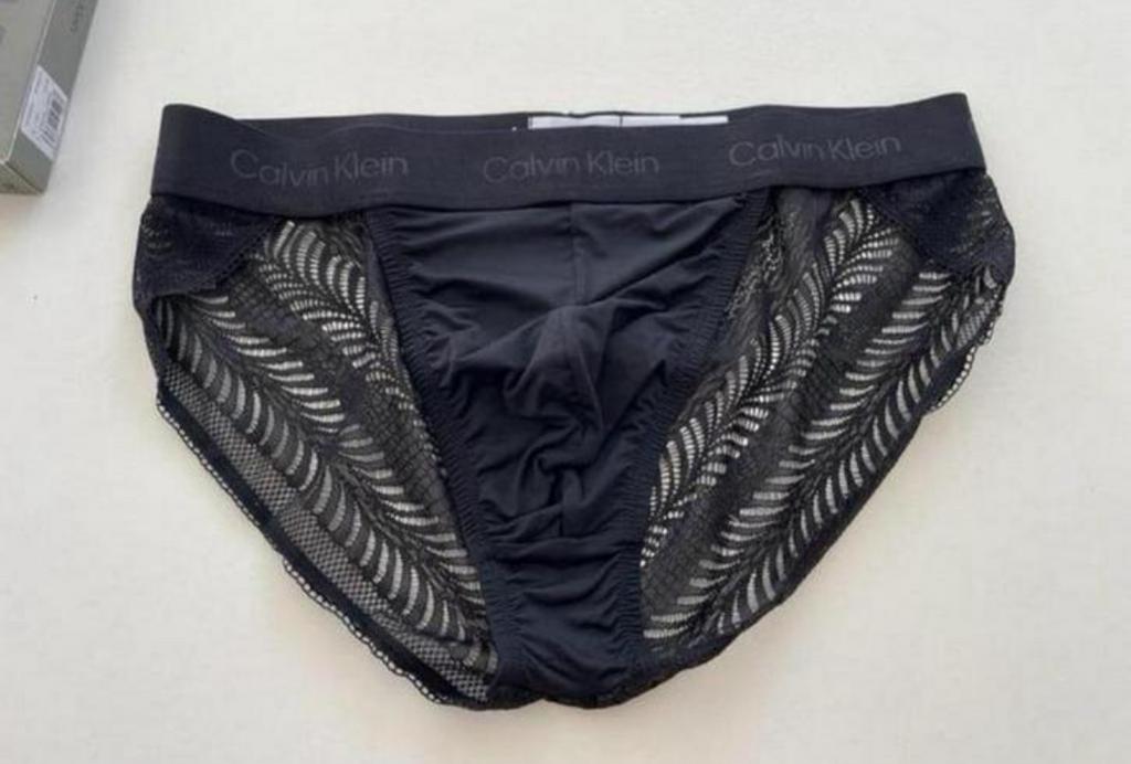 Tanga en dentelle sculptée Calvin Klein, Envoi, Noir, Calvin Klein, Slip