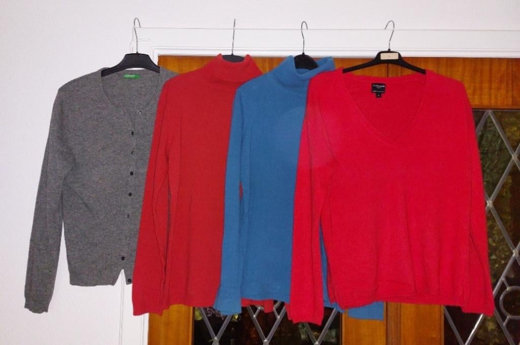 3 Pulls et 1Gilet, 100% Laine ou Cachemire, Taille 38/40 (M), Enlèvement ou Envoi, Comme neuf, Autres couleurs