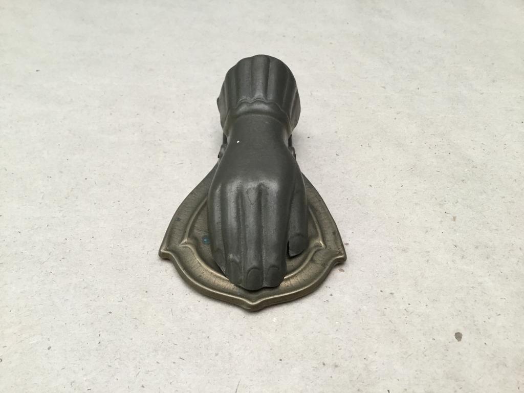 Vintage metalen brievenklem in de vorm van een hand, Antiek en Kunst, Ophalen of Verzenden