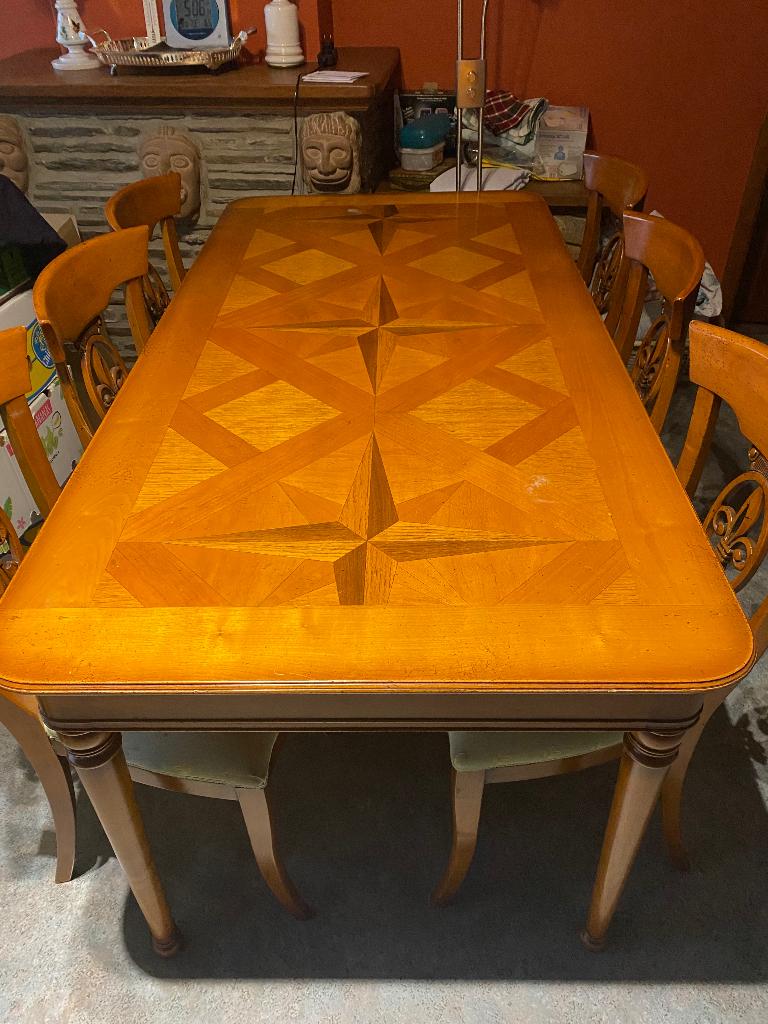 Table et chaise, Enlèvement, Utilisé