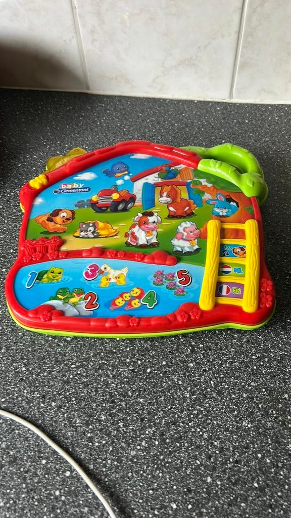 Laptop met boerderijdiertjes geluiden en muziek, Ophalen, Zo goed als nieuw