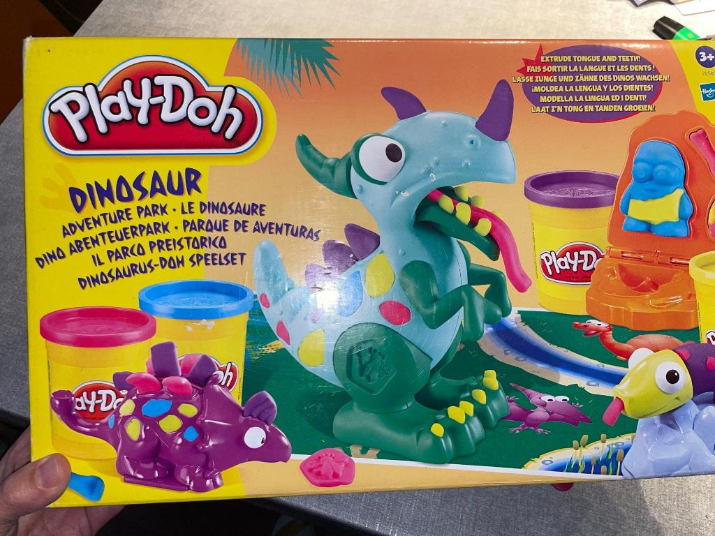 Play-Doh dinosaure park + salon coiffure gratuit, Ophalen, Zo goed als nieuw, Knutselen