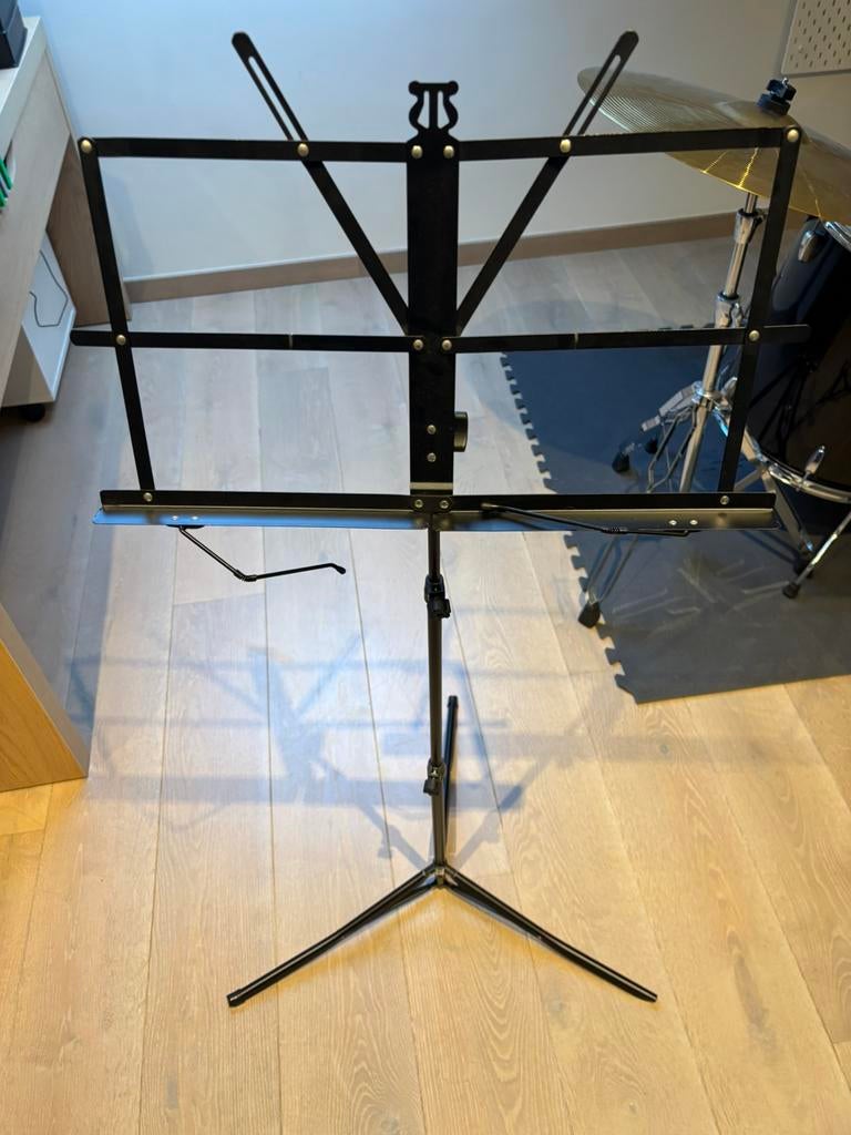 Complete Pearl drumset + kruk, bekkens, dempers & lesboeken, Muziek en Instrumenten, Ophalen, Zo goed als nieuw, Pearl