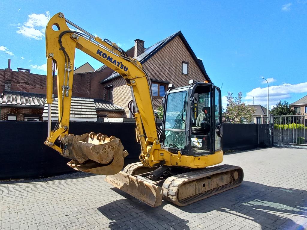 Komatsu PC45MR-5E0, Zakelijke goederen, Machines en Bouw | Kranen en Graafmachines, Ophalen of Verzenden, Graafmachine