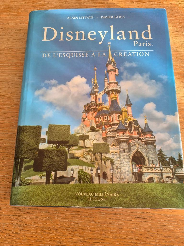 Livre « De l'esquisse à la création » Disneyland, Enlèvement ou Envoi, Autres personnages, Comme neuf, Autres types