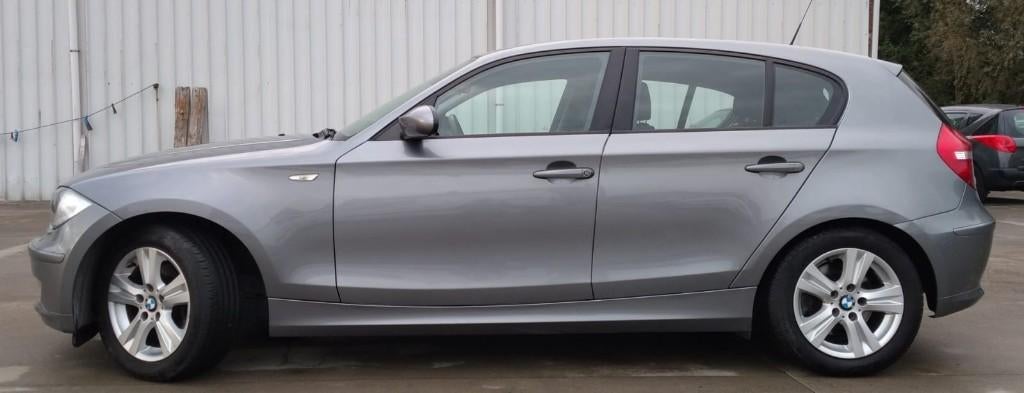 BMW 118 d (AUTOMAAT), Autos, BMW, 100 kW, Capteur de lumière, Noir, Automatique