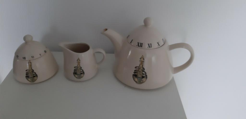 Nieuw koffie- of theeservies. 16-delig, Huis en Inrichting, Keuken | Servies, Nieuw, Ophalen
