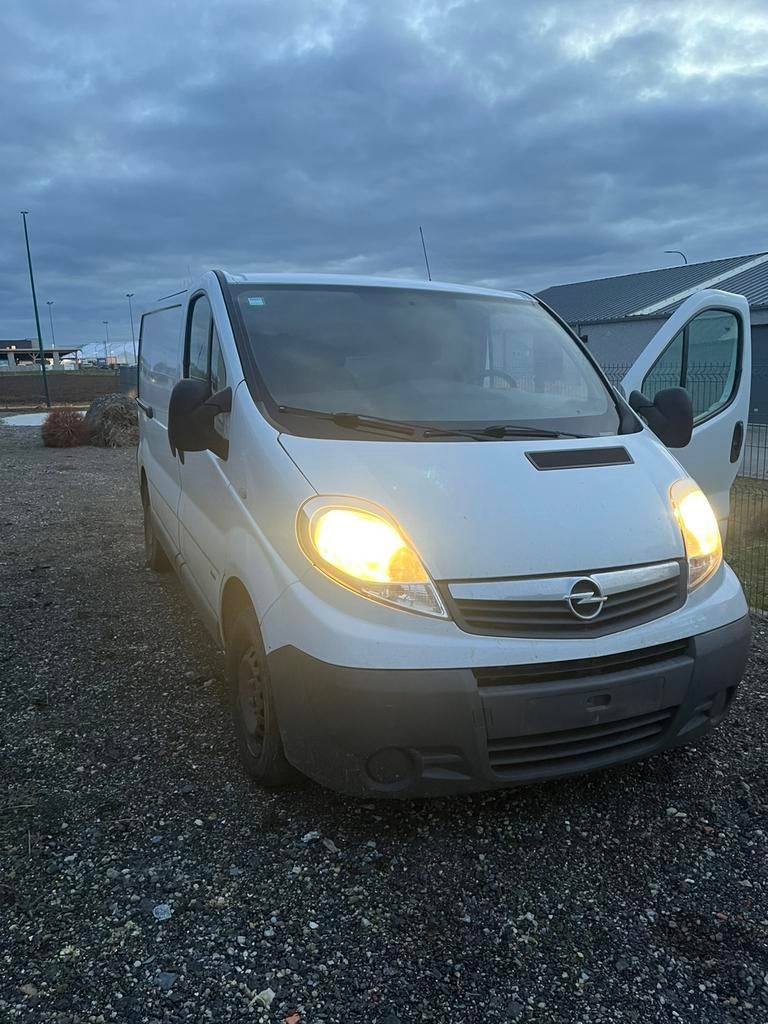 Opel vivaro, Autos, Euro 5, Achat, Boîte manuelle, 5 portes