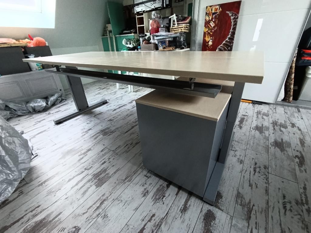 Bureaux + tiroirs sur roulettes, Enlèvement