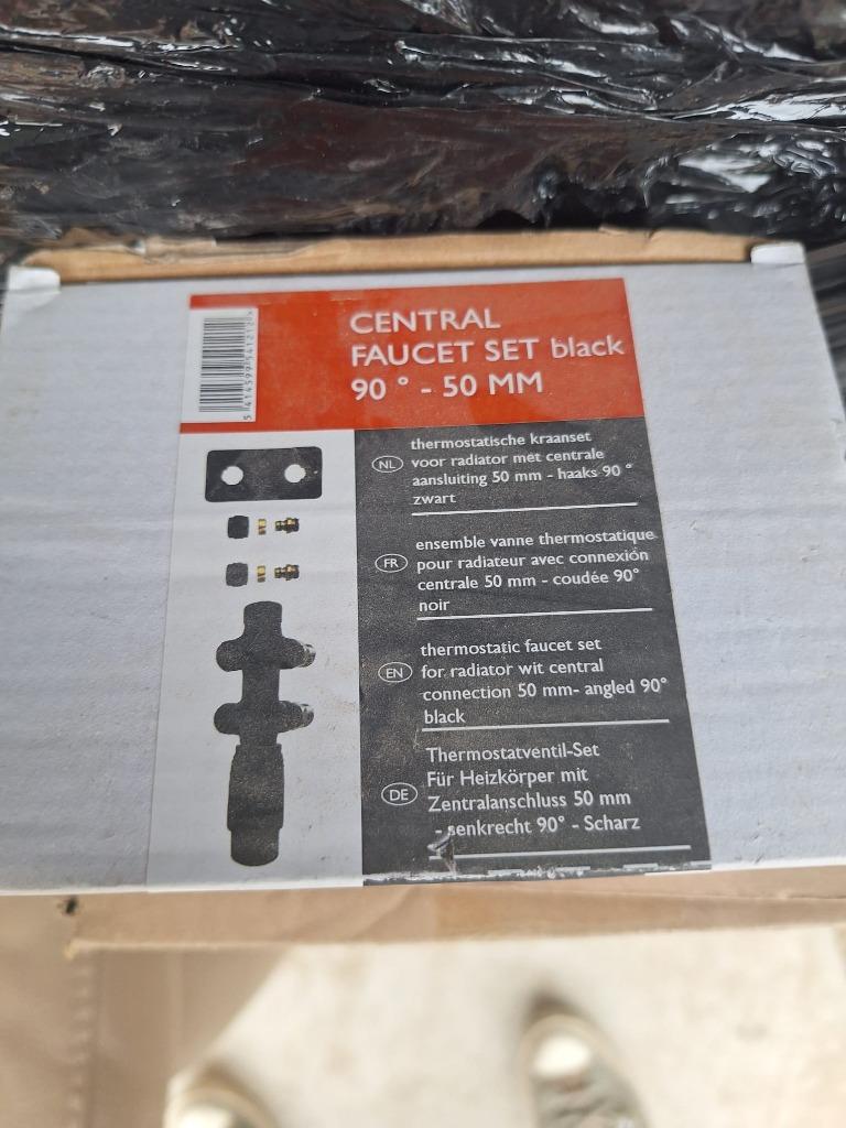 Radiator badkamer - Vipera Vulkan X2O, Doe-het-zelf en Bouw, Verwarming en Radiatoren, Ophalen, Radiator, Nieuw, Minder dan 60 cm