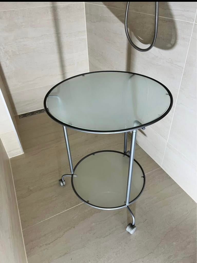 Table robde en verre et a roulettre, Enlèvement, Comme neuf, Verre