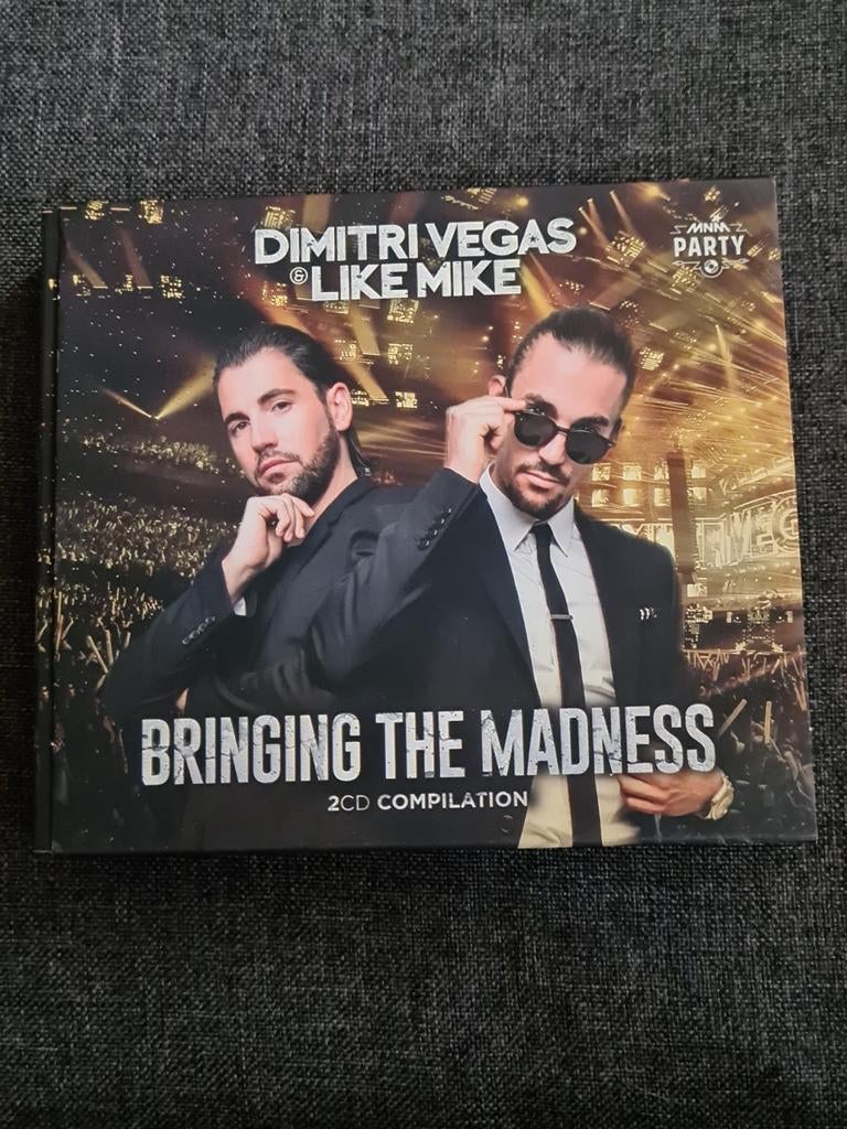 Dimitri Vegas & Like Mike - Bringing The Madness (2 cd's), Ophalen, Zo goed als nieuw