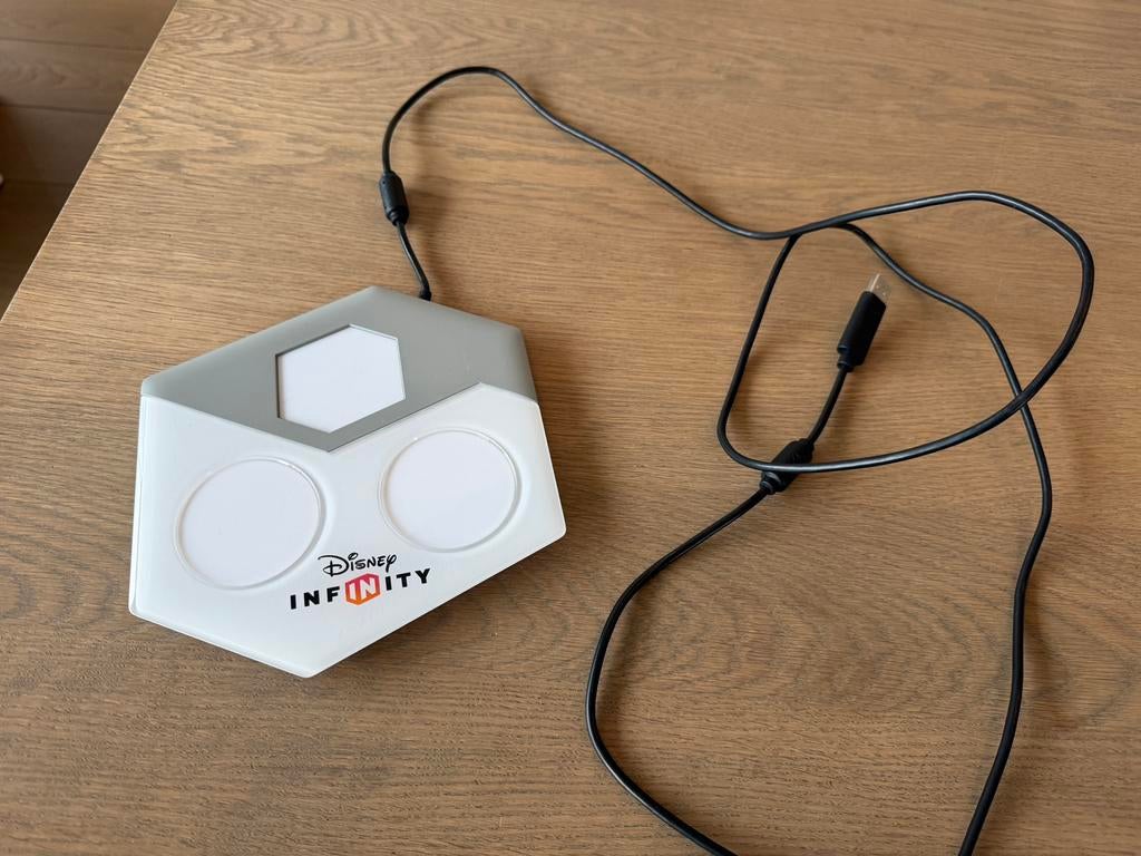 Disney infinity ps3 + platform, Ophalen of Verzenden, Zo goed als nieuw, Platform